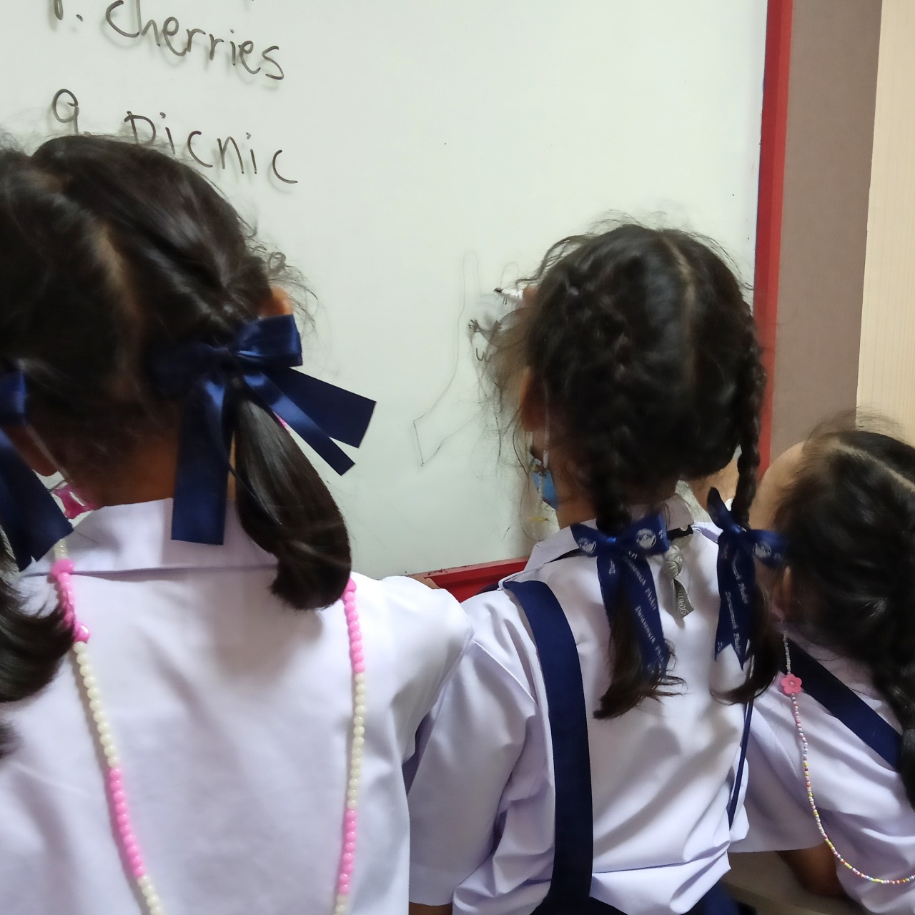 Daily Phuket #97: 15 December 2021 – Students Spelling