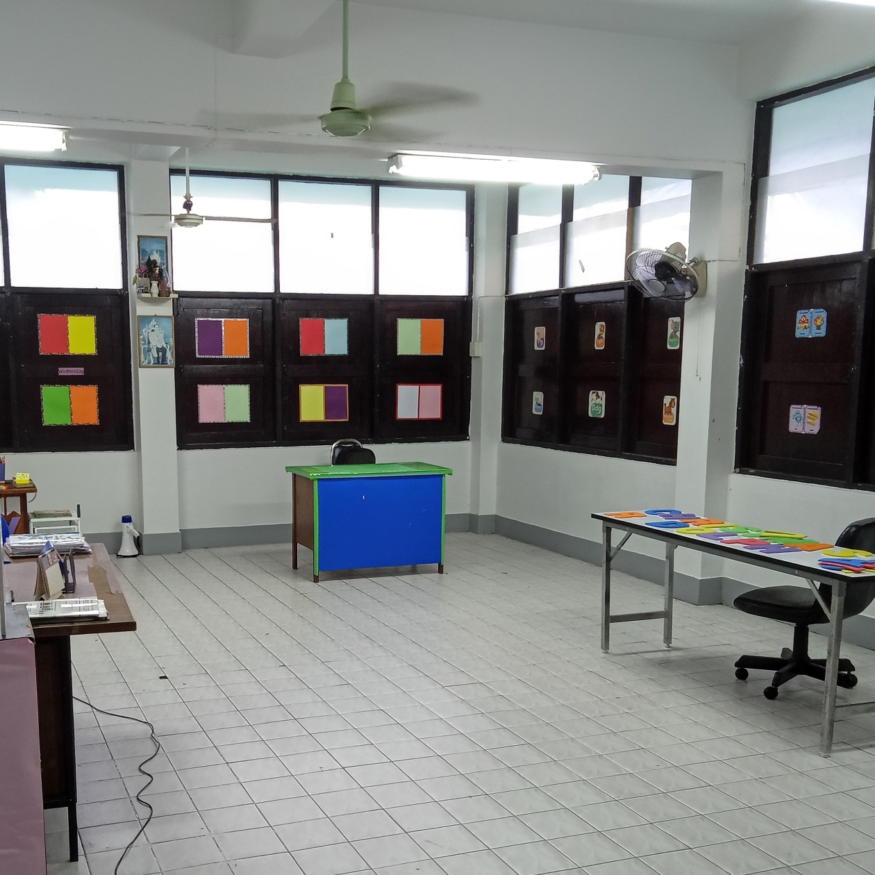 Daily Phuket #103: 23 December 2021 – New School, New Office